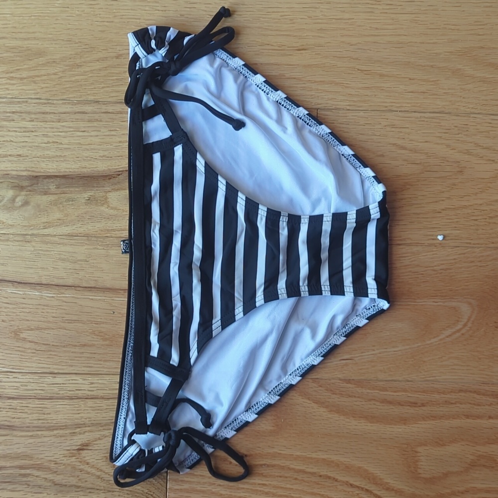 La Vie en Rose Aqua. B&W Striped Side-Tie Brazilian Bikini Bottom. Size Med.